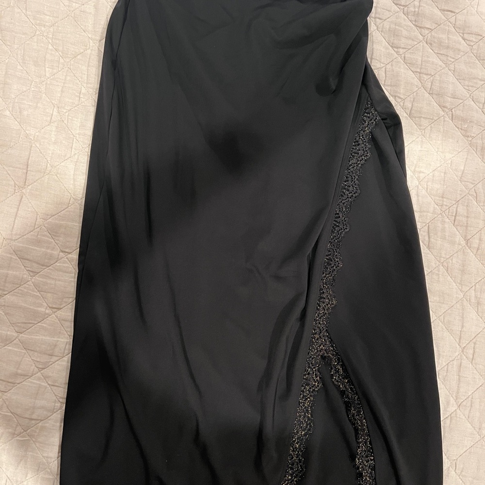 Elegant Black Midi Skirt with Lace Detail